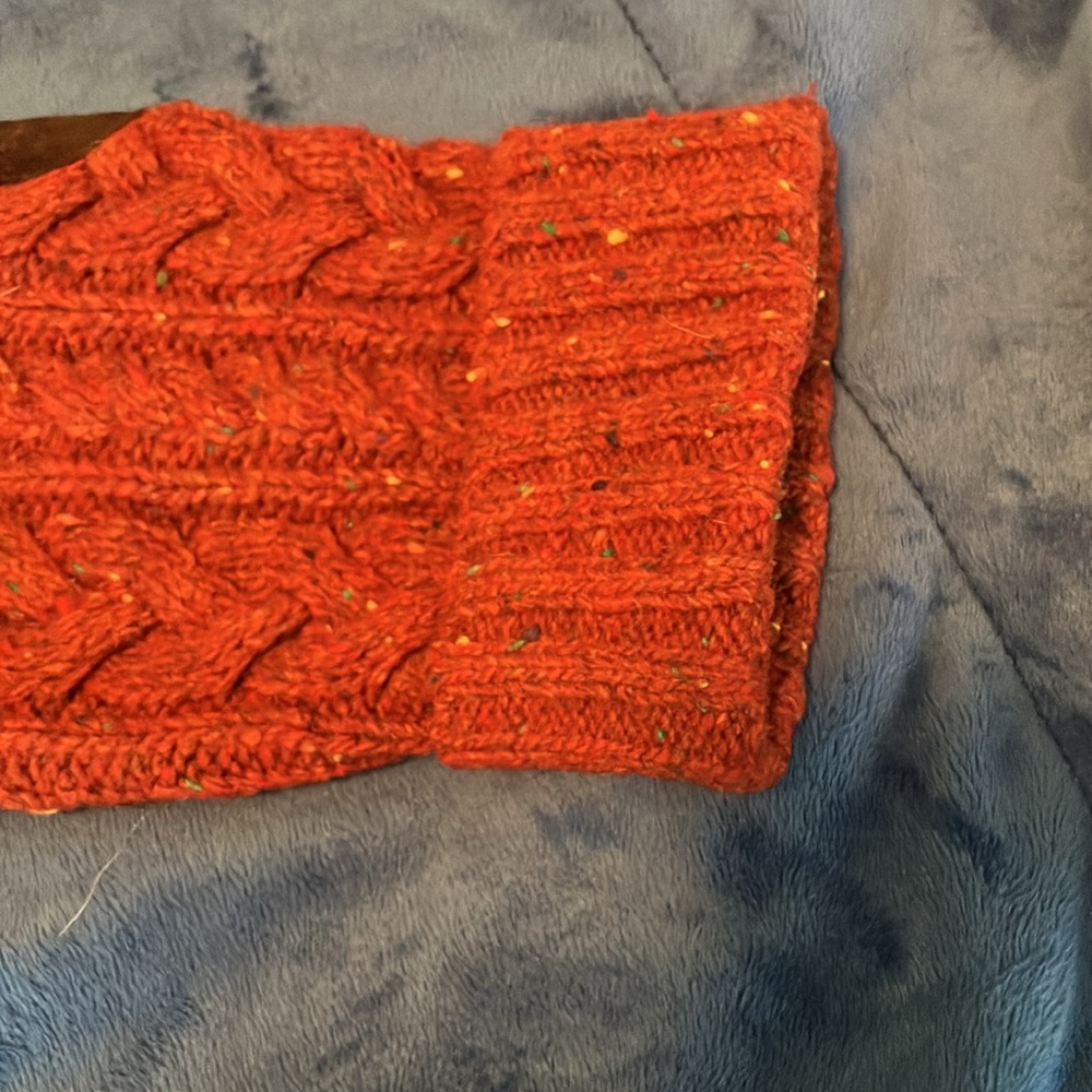 Sweater - Picture 2 of 7